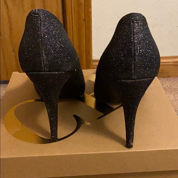Heels - Picture 3 of 5